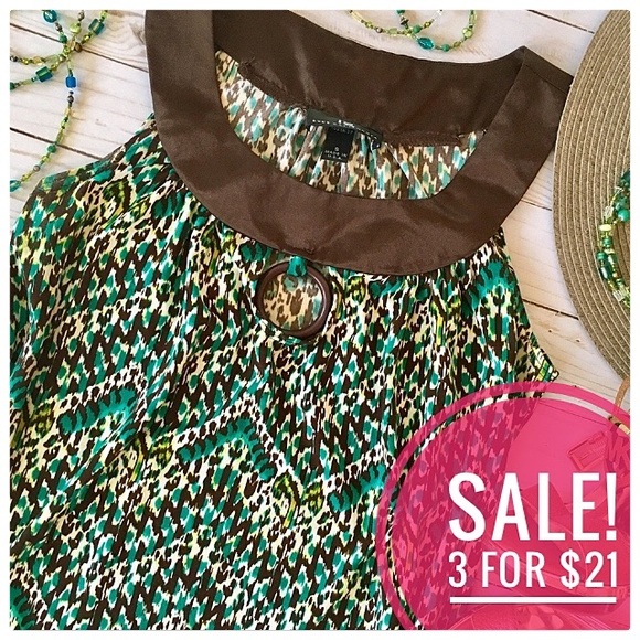 Iz Byer Tops - ♦️3/$21❗️Sleeveless multicolored loose tank